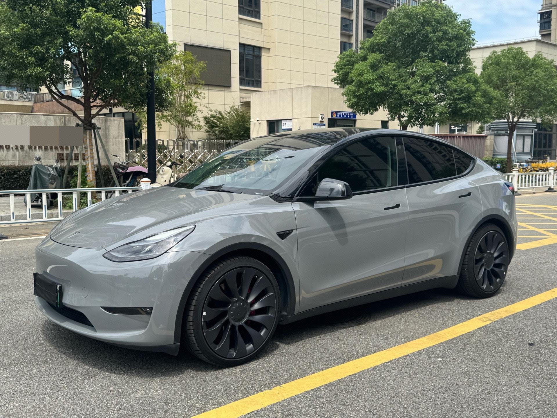 Tesla Model Y 2022 Tesla Model Y 2022 car image