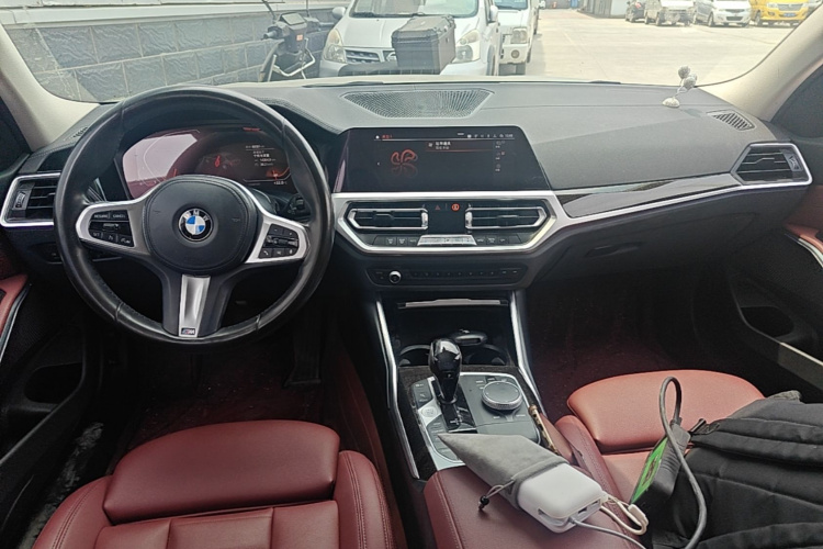 BMW 3 Series 2020 car image #11
