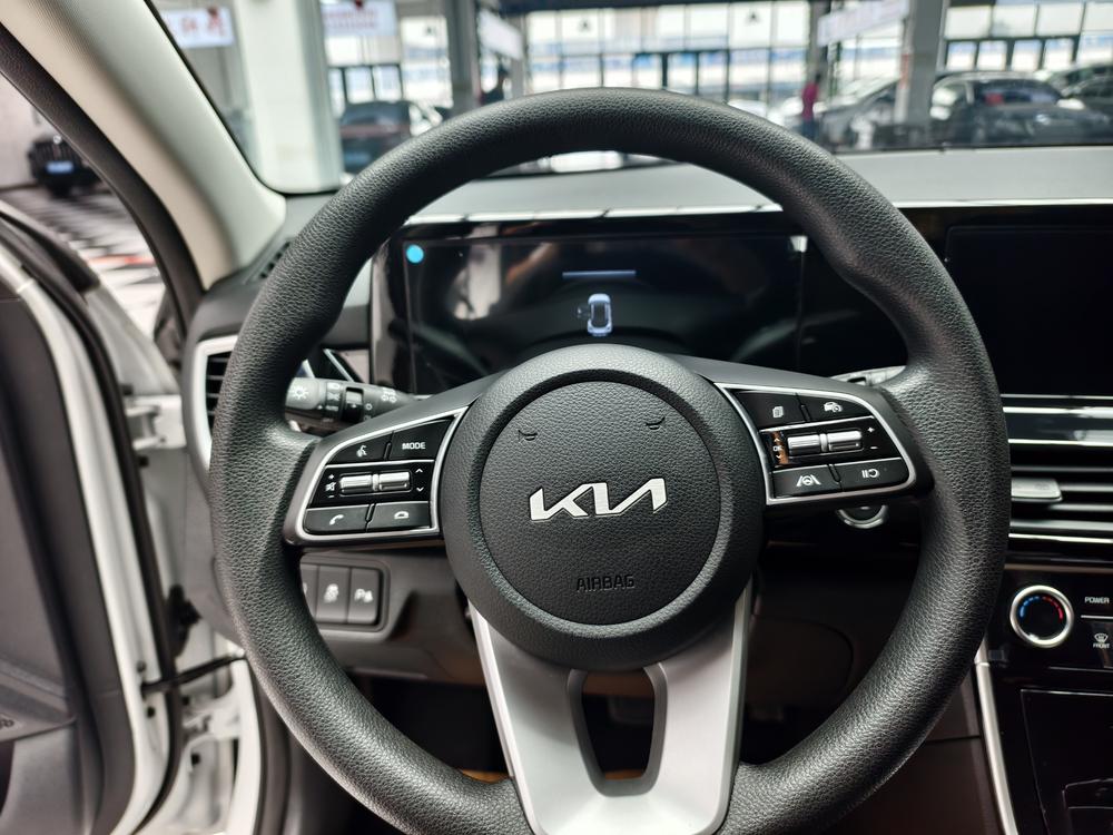 Kia Seltos 2023 immagine di auto #9