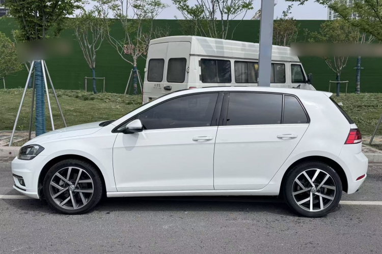 Volkswagen Golf 2020 изображение автомобиля #8