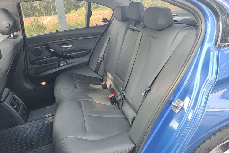 BMW 3 Series 2018 #17 BMW 3 Series 2018 car image #17