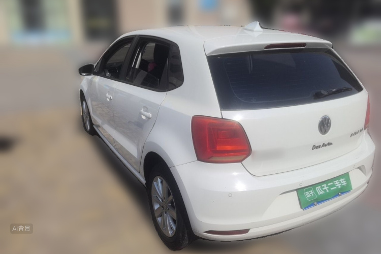 Volkswagen Polo 2015 car image #5