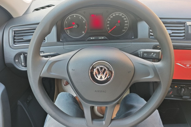 Volkswagen Santana 2018 car image #11