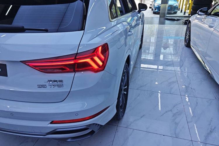 Audi Q3 2023 #8 Audi Q3 2023 car image #8