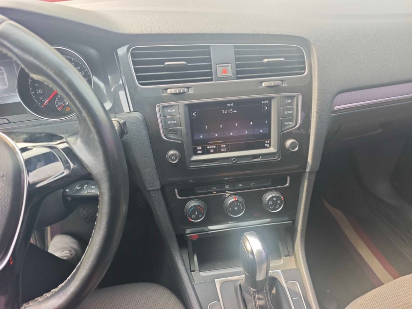 Volkswagen Golf 2017 car image #4