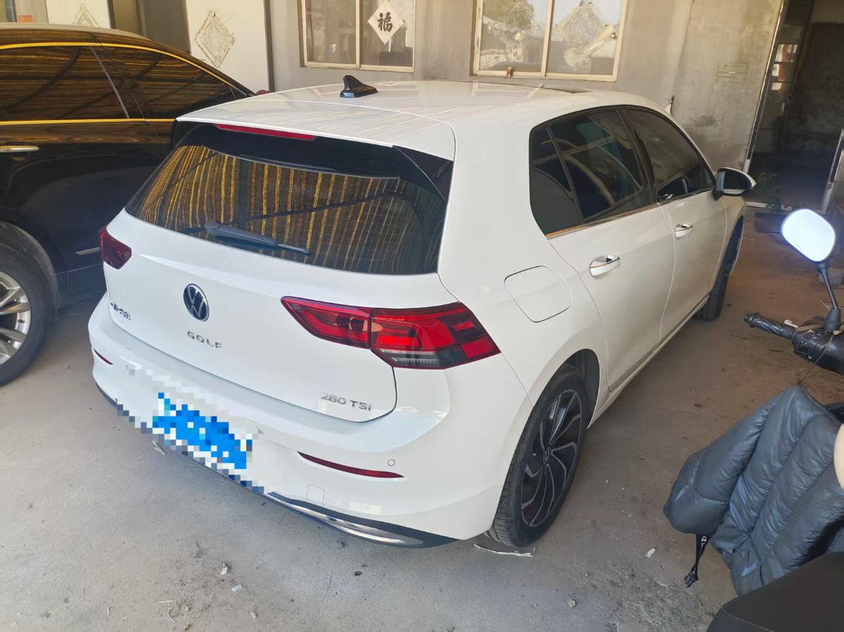 Volkswagen Golf 2025 car image #5