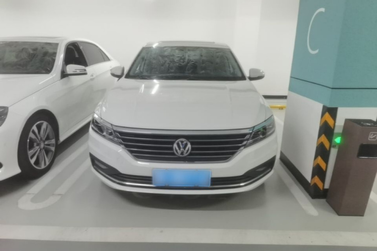 Volkswagen Lavida 2018 image de voiture #3