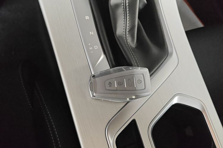 GEELY Coolray 2026 immagine di auto #14