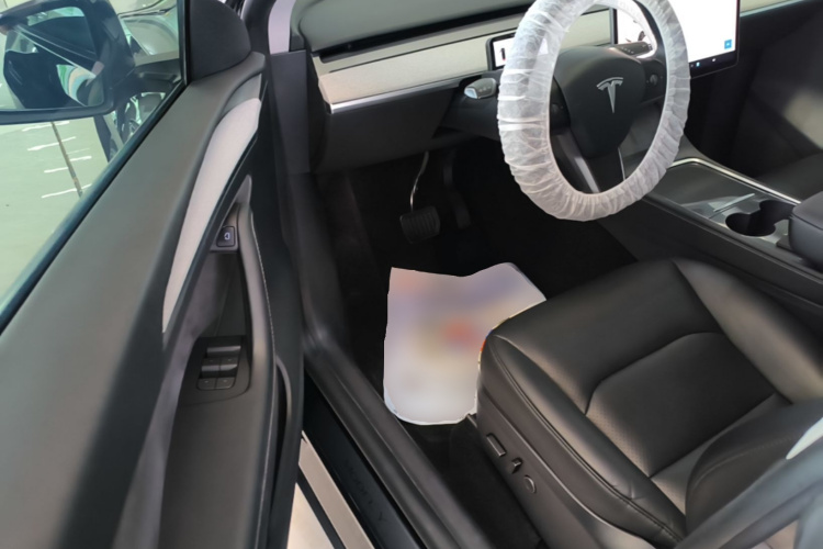 Tesla Model Y 2024 #16 Tesla Model Y 2024 car image #16