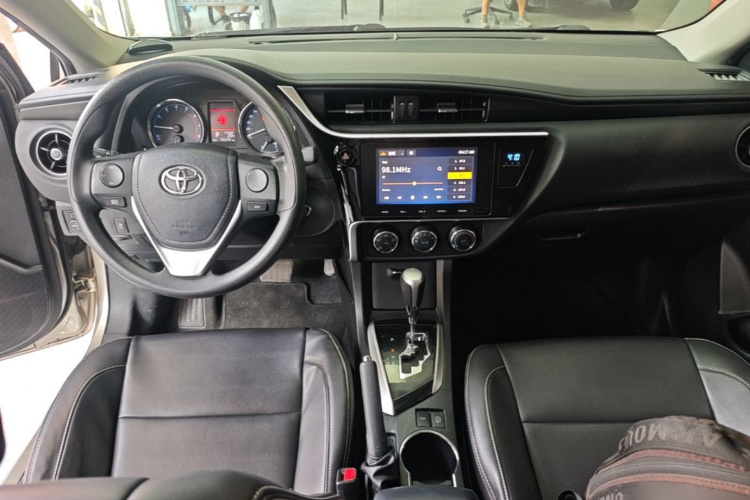 Toyota Corolla 2019 #10 Toyota Corolla 2019 car image #10