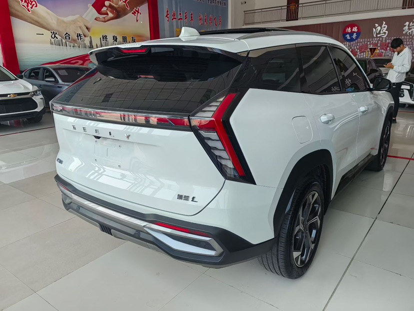 GEELY Boyue L 2023 car image #9