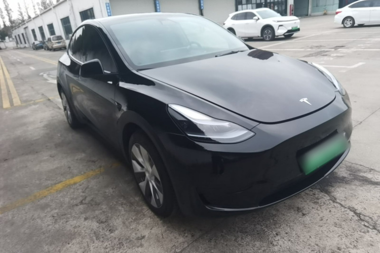 Tesla Model Y 2023 #4 Tesla Model Y 2023 car image #4