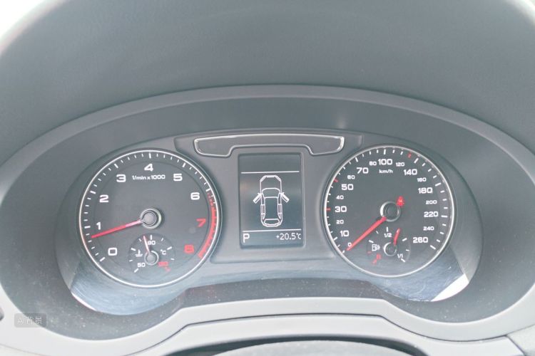 Audi Q3 2016 #13 Audi Q3 2016 car image #13