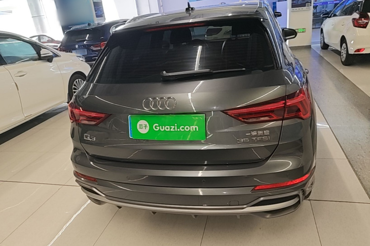 Audi Q3 2021 car image #6