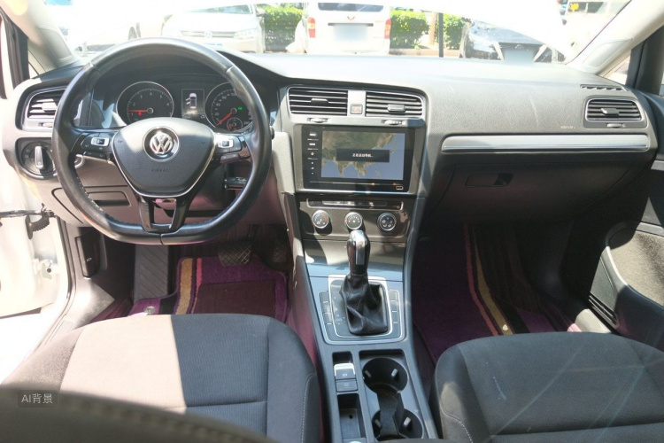Volkswagen Golf 2020 car image #11