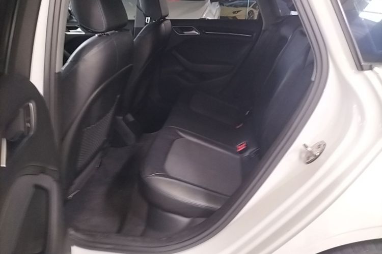 Audi A3 2018 immagine di auto #17