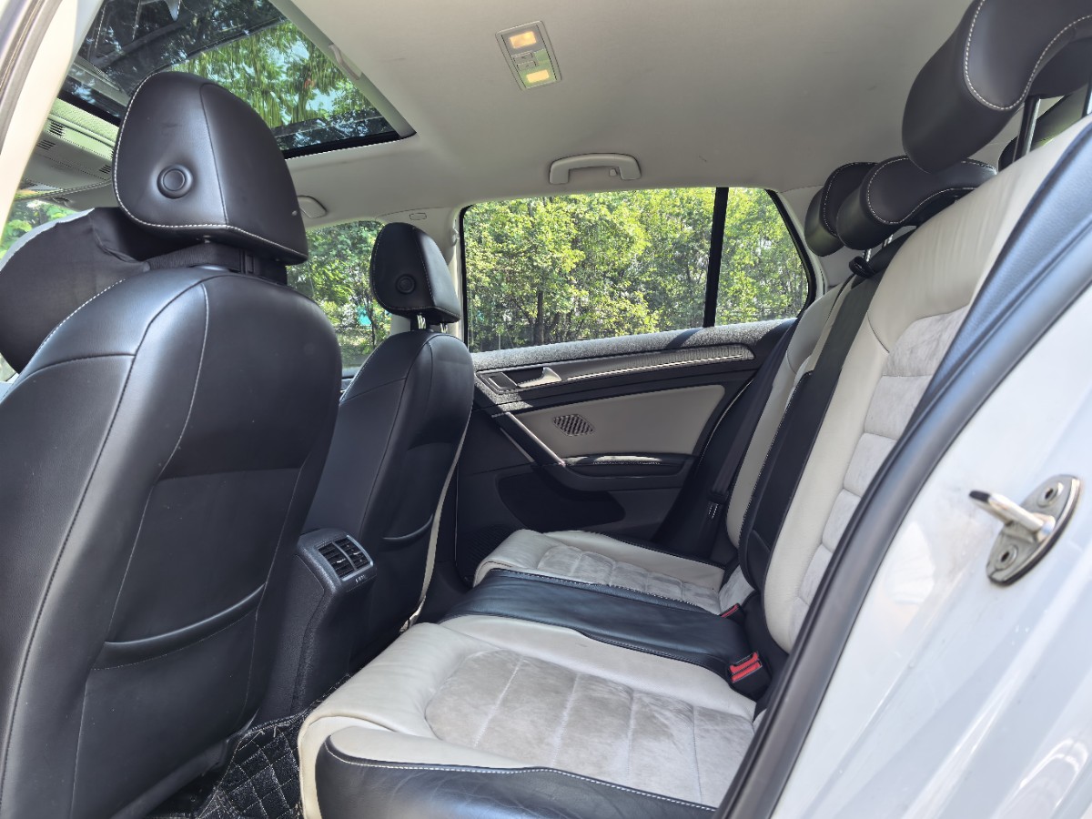 Volkswagen Golf 2017 car image #9