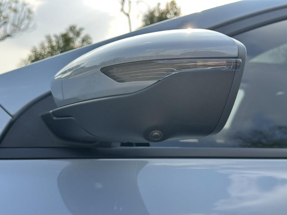 GEELY Binray 2024 car image #18