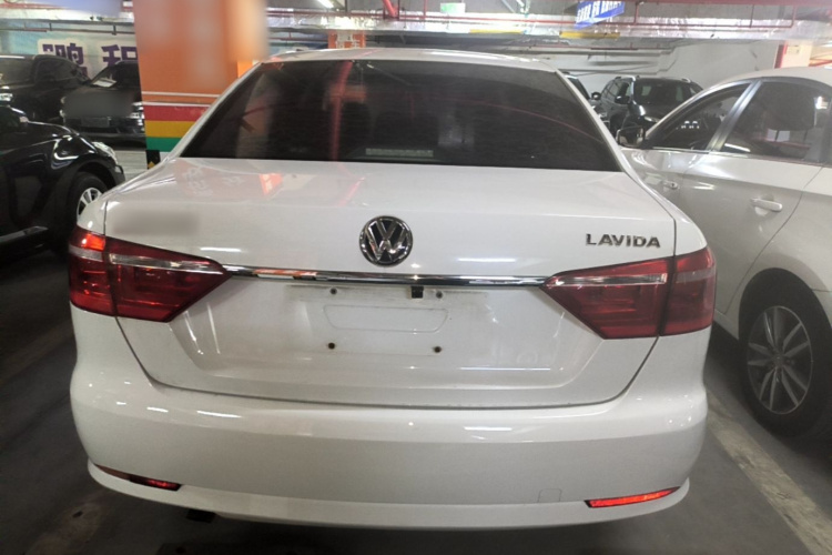 Volkswagen Lavida 2017 car image #6