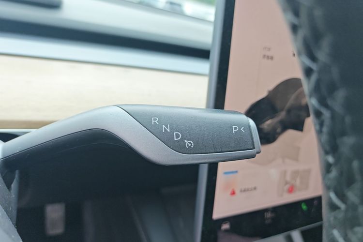 Tesla Model 3 2022 car image #14