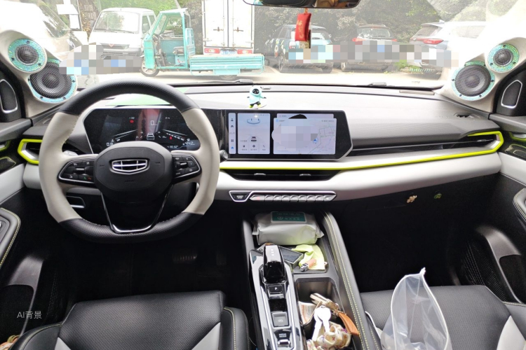 GEELY Coolray 2022 car image #11