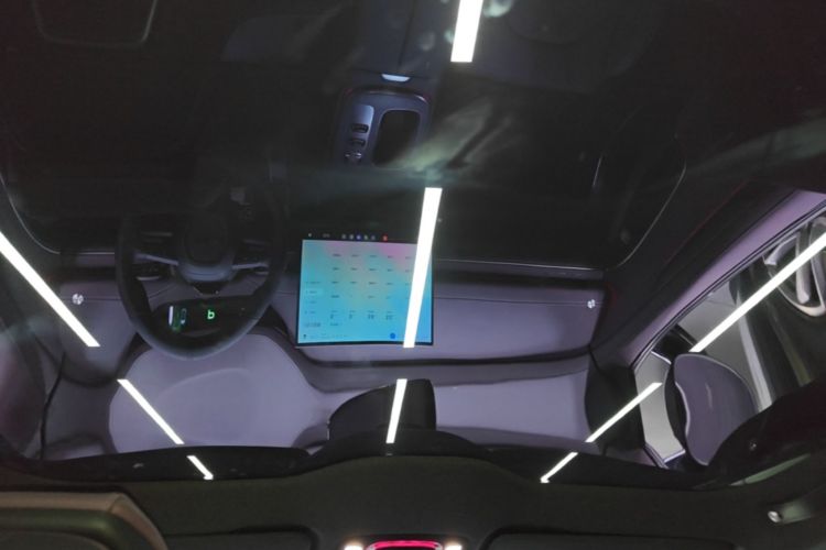 MI SU7 2025 car image #18