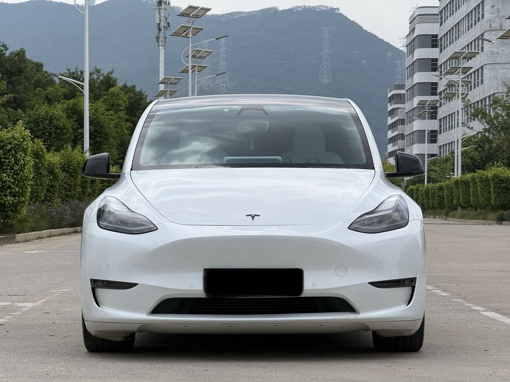 Tesla Model Y 2021 #2 Tesla Model Y 2021 car image #2