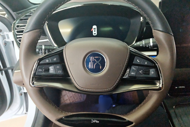 BYD Han 2023 car image #12