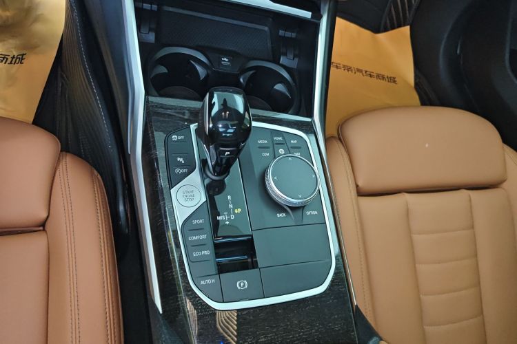BMW 3 Series 2020 car image #18