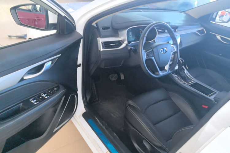 GEELY Emgrand 2019 car image #16