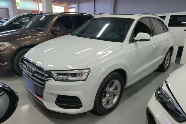 Audi Q3 2017 car image #2