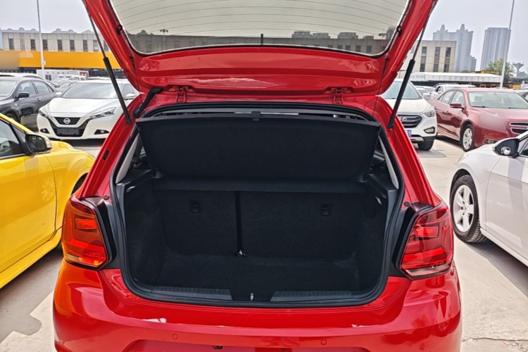 Volkswagen Polo 2017 car image #19