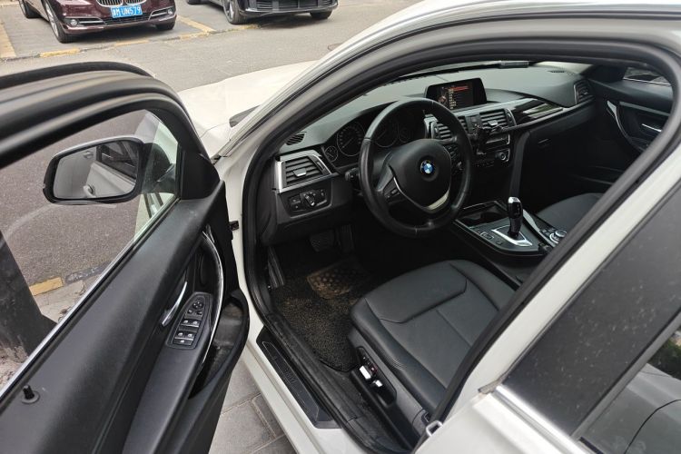 BMW 3 Series 2016 car image #9