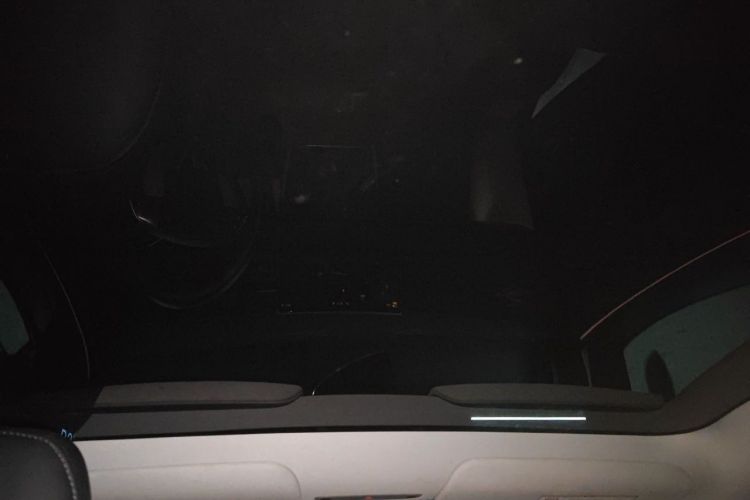 Tesla Model Y 2025 car image #20