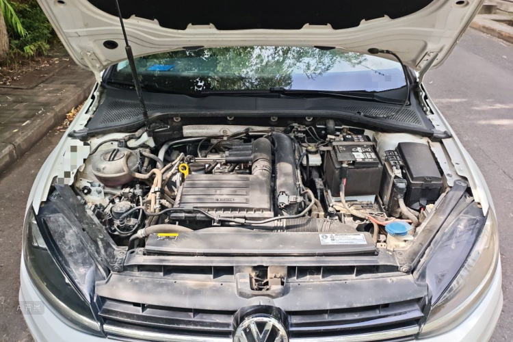 Volkswagen Golf 2020 car image #22