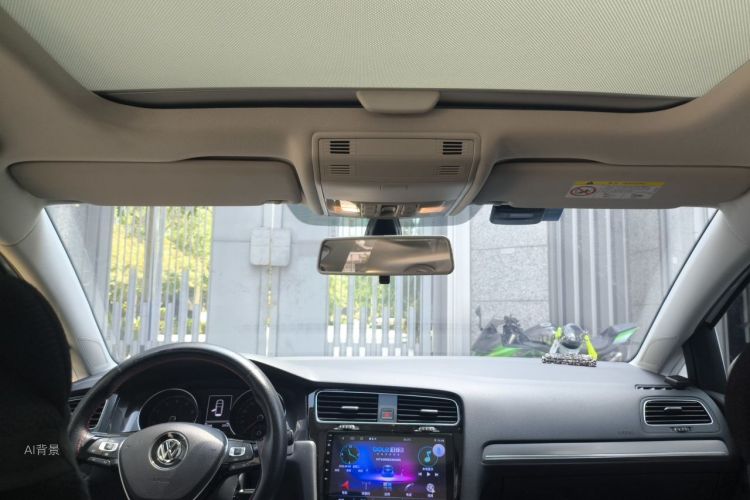 Volkswagen Golf 2019 car image #20