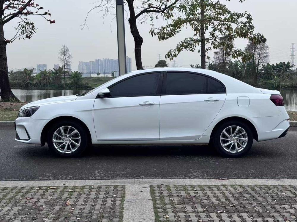 GEELY Emgrand 2020 car image #4