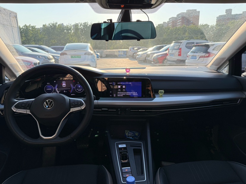 Volkswagen Golf 2022 car image #4