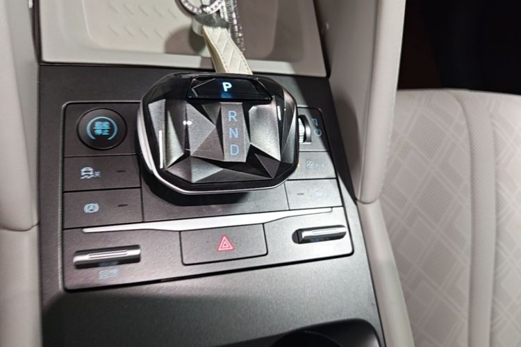 BYD YuanUP 2024 #14 BYD YuanUP 2024 изображение автомобиля #14