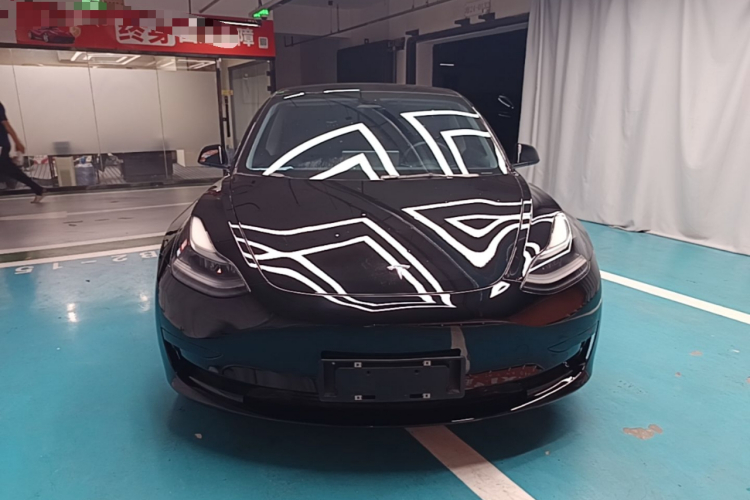 Tesla Model 3 2022 car image #3