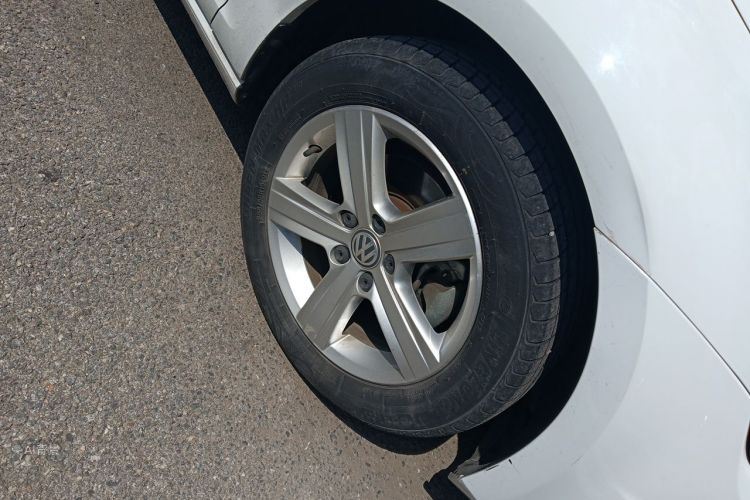 Volkswagen Golf 2015 car image #9