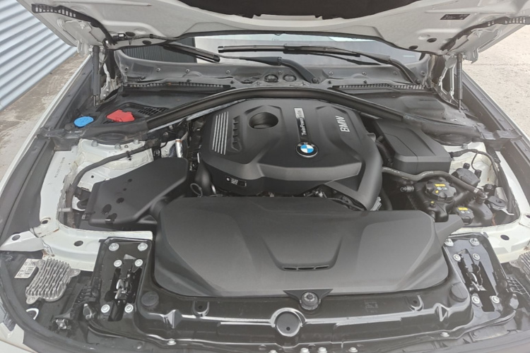 BMW 3 Series GT 2018 #20 BMW 3 Series GT 2018 car image #20
