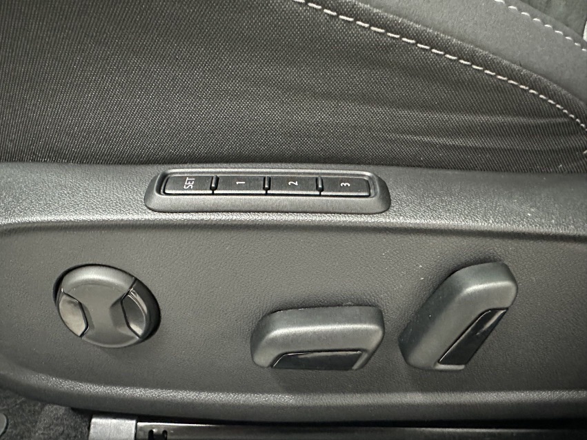 Volkswagen Golf 2022 #16 Volkswagen Golf 2022 car image #16