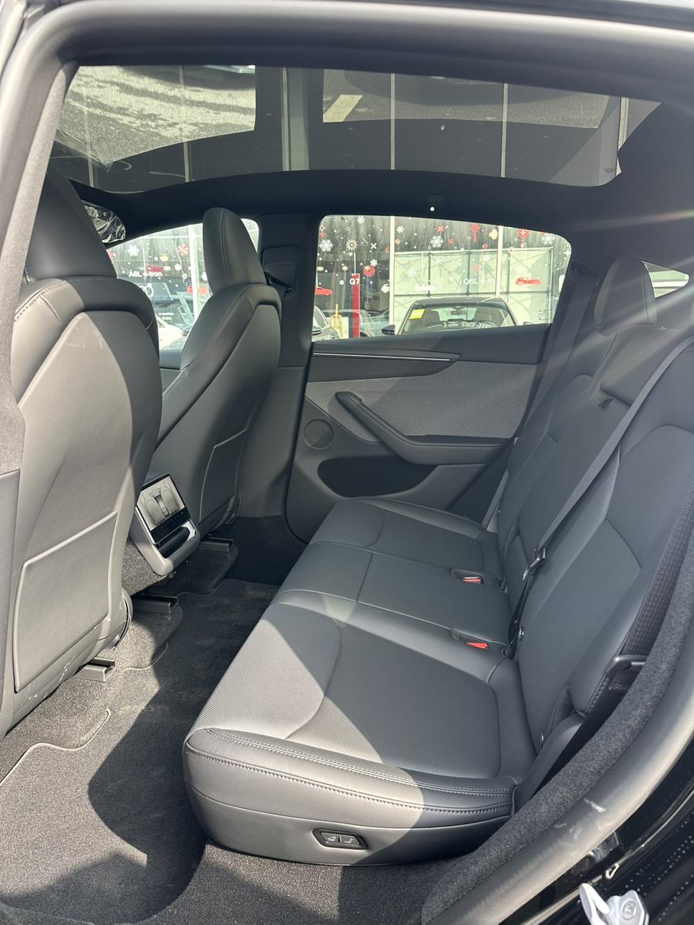 Tesla Model Y 2026 #9 Tesla Model Y 2026 car image #9