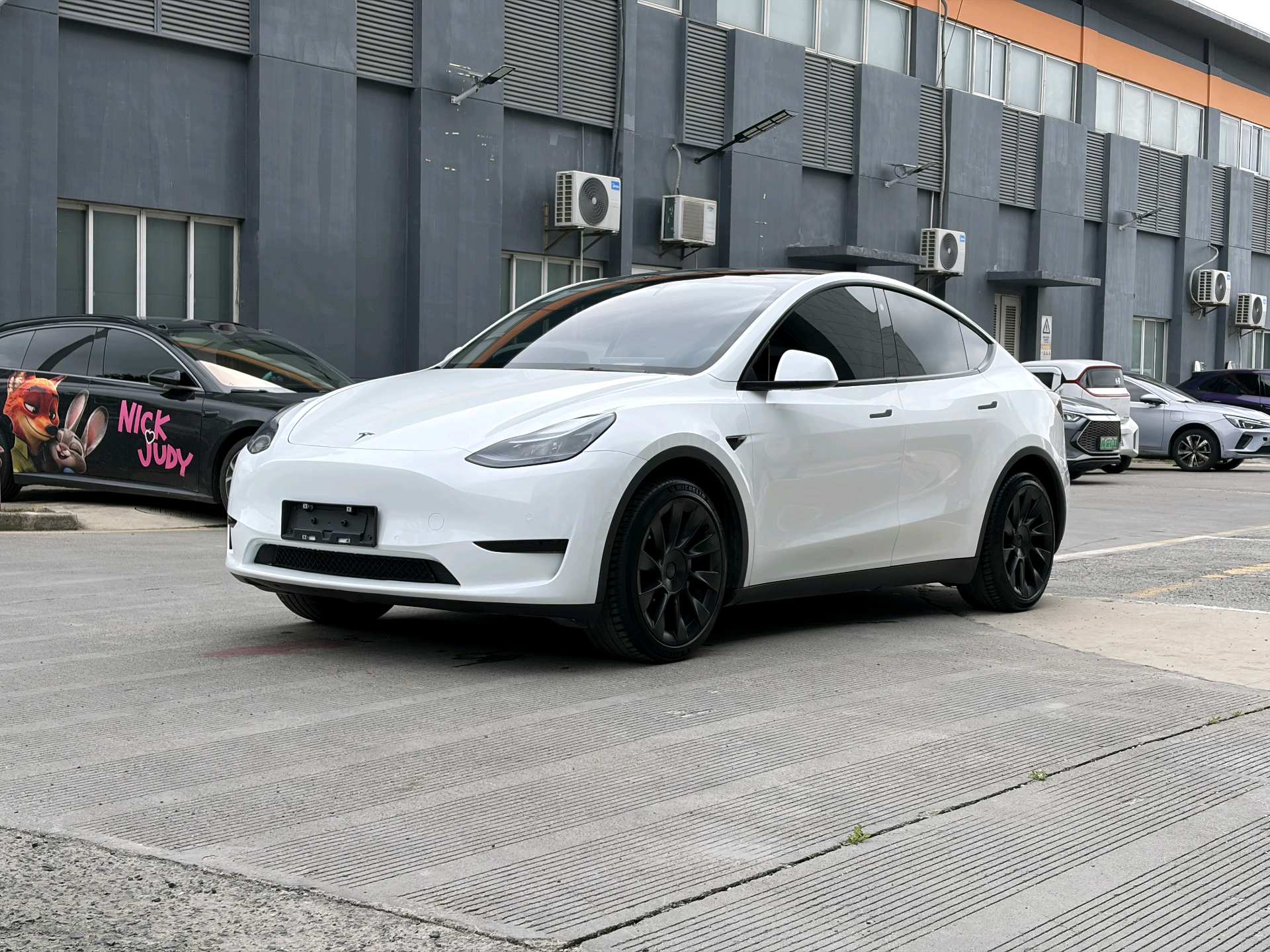 Tesla Model Y 2023 Tesla Model Y 2023 car image