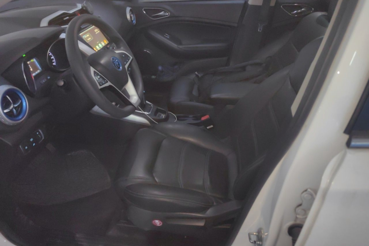 BYD Yuan New Energy 2019 car image #16