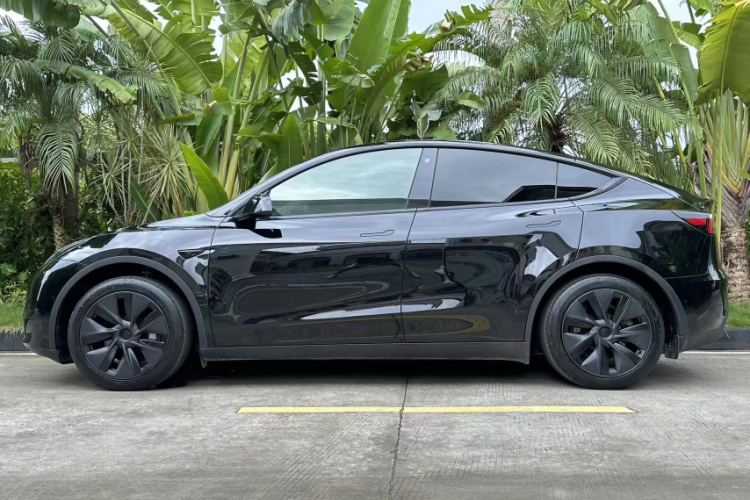 Tesla Model Y 2023 #4 Tesla Model Y 2023 immagine di auto #4