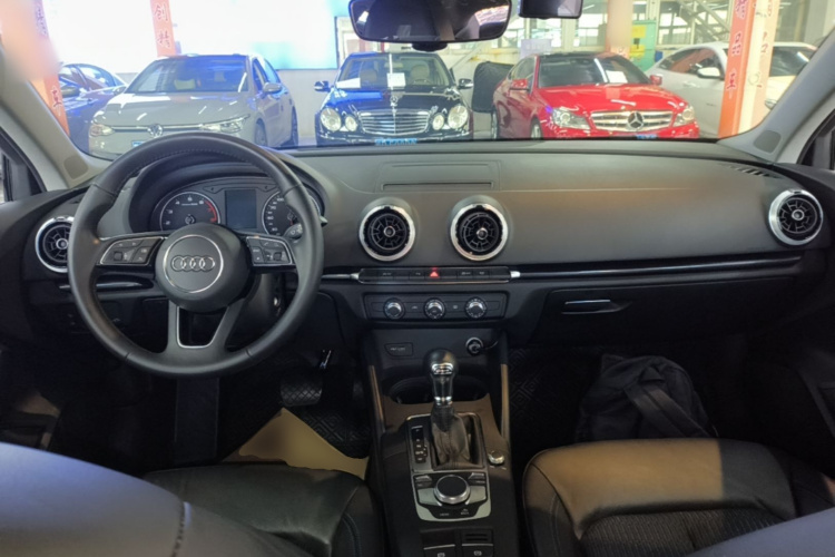 Audi A3 2019 car image #10