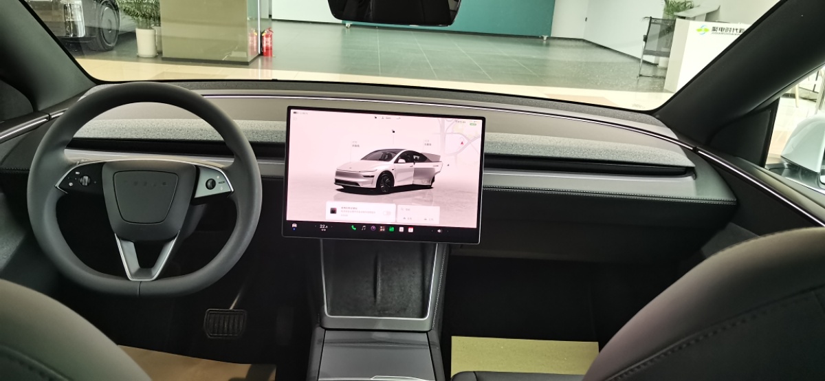 Tesla Model Y 2026 #7 Tesla Model Y 2026 car image #7