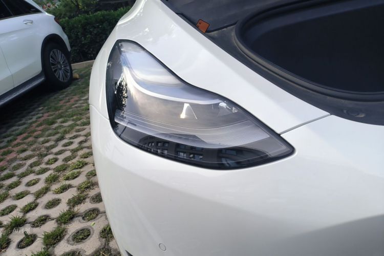 Tesla Model Y 2021 #8 Tesla Model Y 2021 car image #8